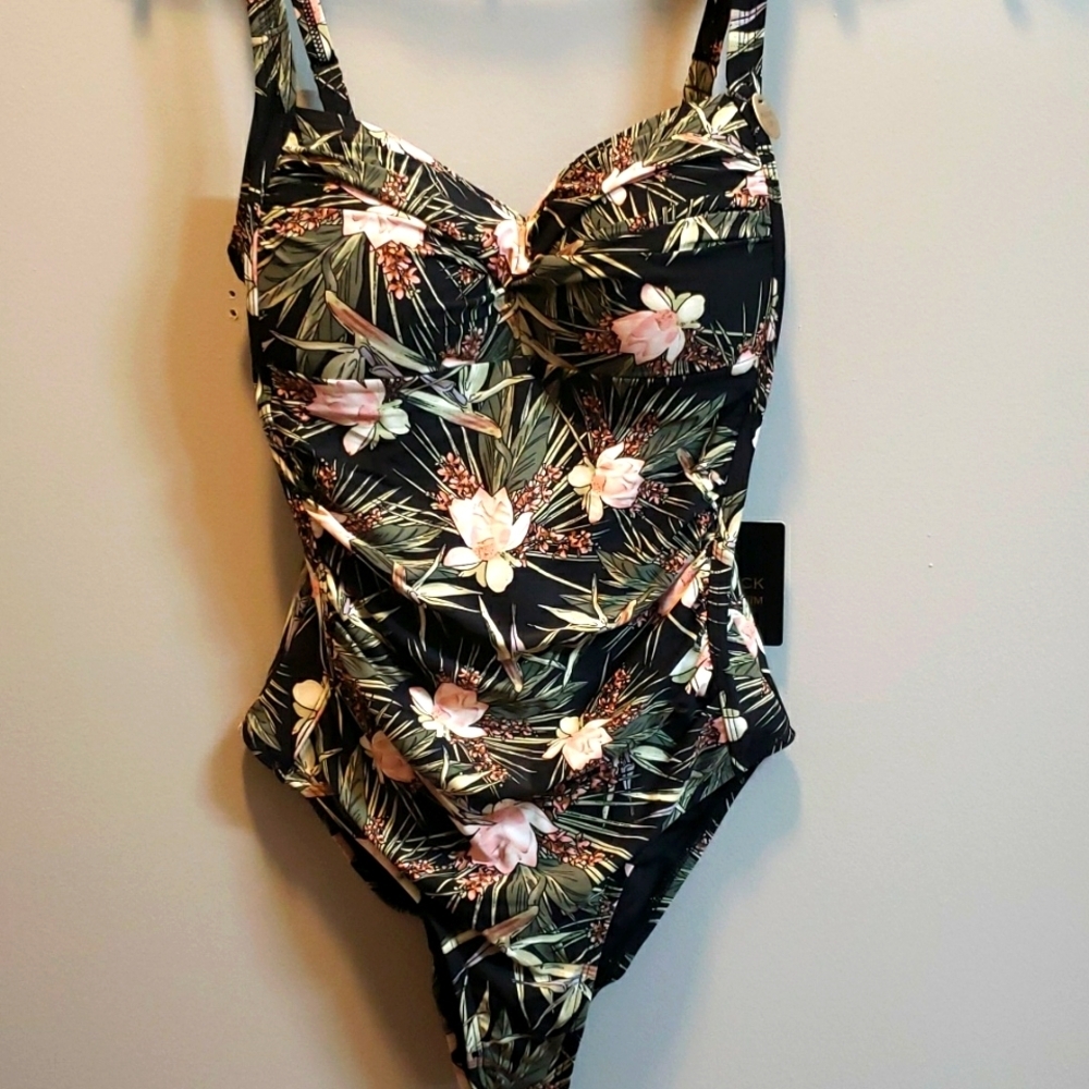 NipTuck NWT Twist Front Pink and Green Floral Print Swimsuit, size 6